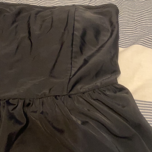 Black swimsuit top with ruffle detailing, XL - Picture 2 of 6